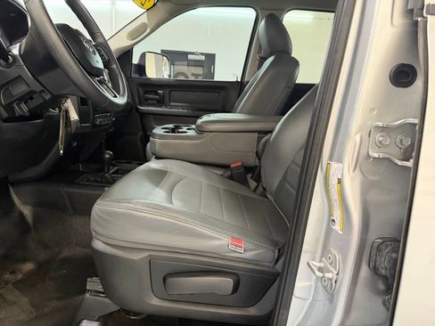 Used 2018 RAM 2500 Tradesman w/ Chrome Appearance Group AWD/4WD image 30