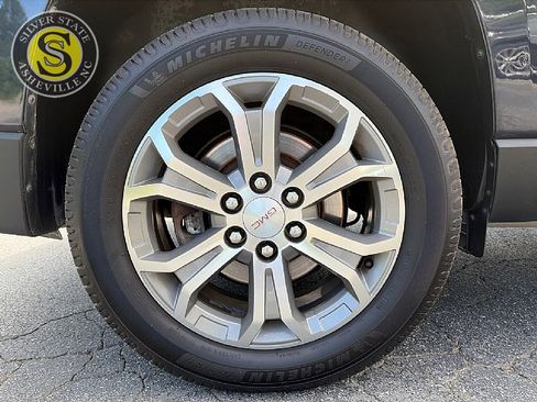 Used 2016 GMC Acadia SLT w/ Open Road Package AWD/4WD image 9