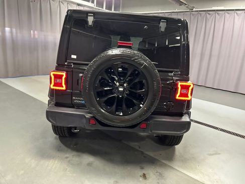 Used 2025 Jeep Wrangler Unlimited Sahara w/ Safety Group image 6