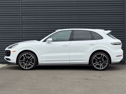 Certified 2023 Porsche Cayenne S Platinum image 2
