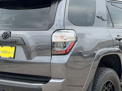 Used 2022 Toyota 4Runner TRD Off-Road Premium w/ Moonroof Package AWD/4WD image 10