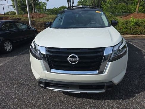 Used 2024 Nissan Pathfinder SL w/ SL Premium Package AWD/4WD image 2