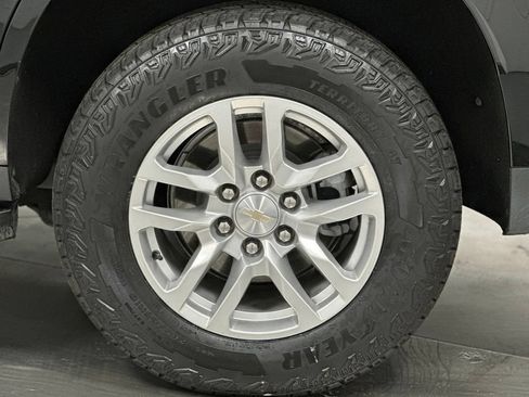 Used 2023 Chevrolet Tahoe 4WD w/ 1FL Safety Package image 27