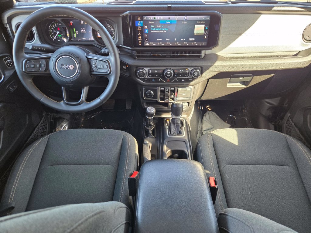 Used 2024 Jeep Wrangler Unlimited w/ Convenience Group AWD/4WD image 12