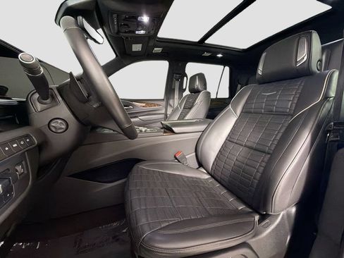 Used 2021 Cadillac Escalade Sport Platinum w/ Heavy-Duty Trailer Package AWD/4WD image 21