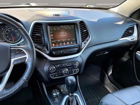 Used 2018 Jeep Cherokee Trailhawk w/ Quick Order Package 27L AWD/4WD image 9