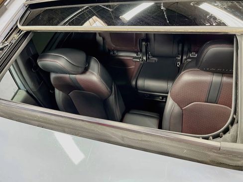 Used 2025 Honda Pilot Black Edition image 23