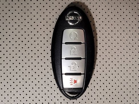 Used 2018 Nissan Rogue Sport SL w/ SL Premium Package FWD image 32