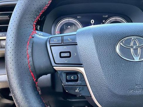 Certified 2023 Toyota Crown XLE image 23