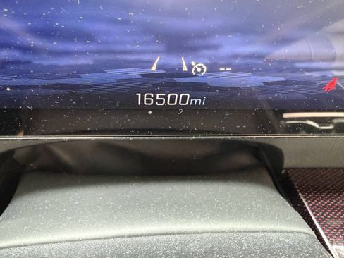 Used 2025 Chevrolet Traverse RS image 9