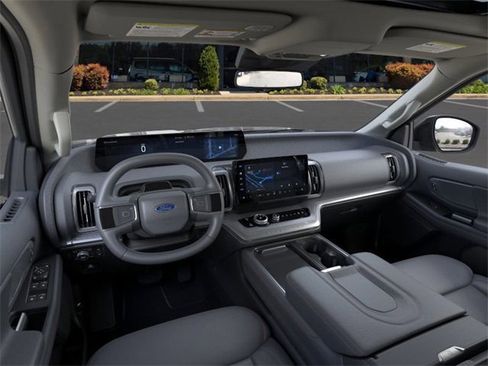 New 2025 Ford Expedition Max Active image 9