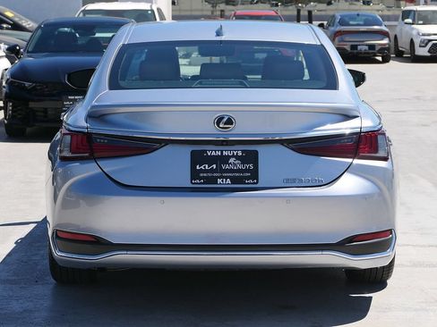 Used 2023 Lexus ES 300h w/ Premium Package FWD image 5