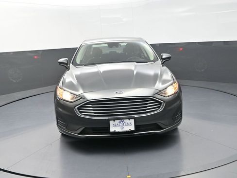 Used 2020 Ford Fusion SE FWD image 2