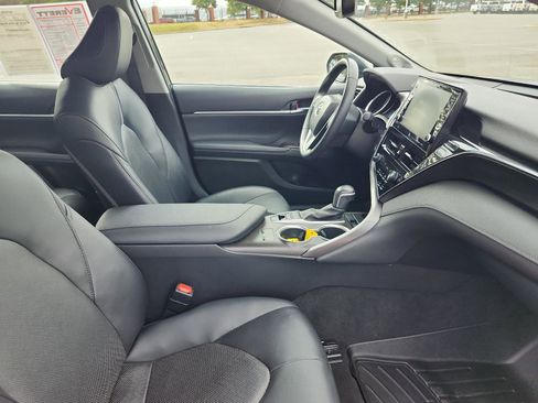 Used 2023 Toyota Camry XLE w/ Navigation Package image 7