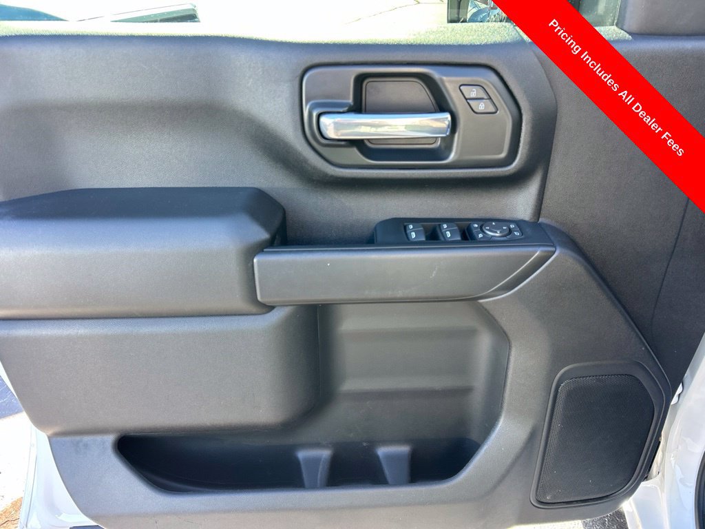 Used 2025 Chevrolet Silverado 2500 Custom w/ Custom Value Package RWD image 4
