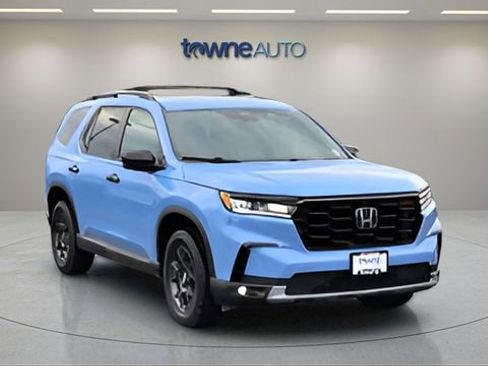 Used 2024 Honda Pilot TrailSport image 7