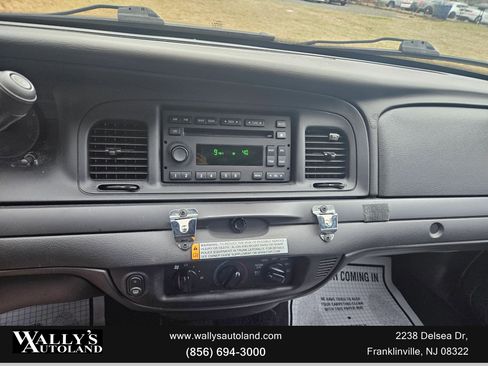Used 2011 Ford Crown Victoria Police Interceptor image 32