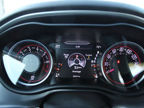 Used 2021 Dodge Challenger SXT RWD image 10