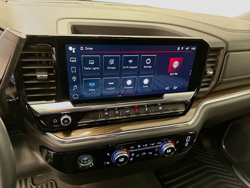 Used 2024 GMC Sierra 1500 Elevation image 26