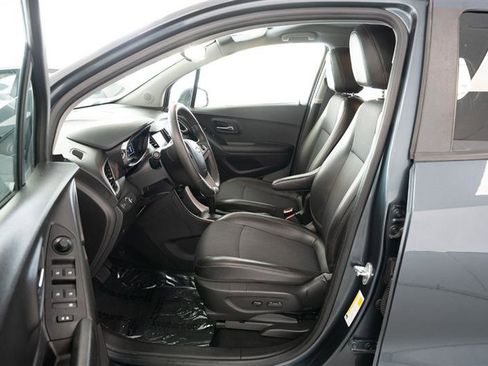 Used 2021 Chevrolet Trax LT w/ Driver Confidence Package image 19