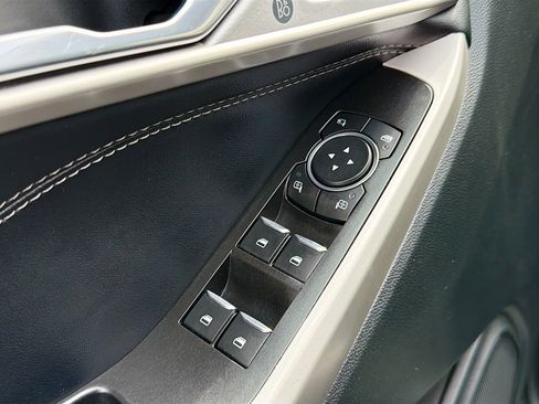 Used 2022 Ford Explorer Limited AWD/4WD image 8