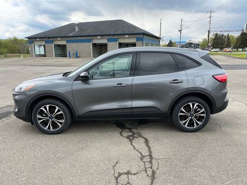 Used 2022 Ford Escape SE w/ SE Sport Appearance Package AWD/4WD image 1