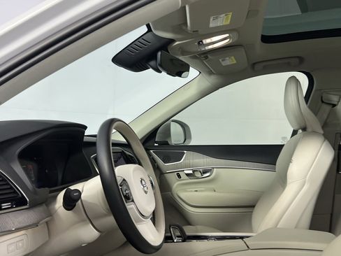 Used 2025 Volvo XC90 T8 Plus w/ Protection Package Premier image 22