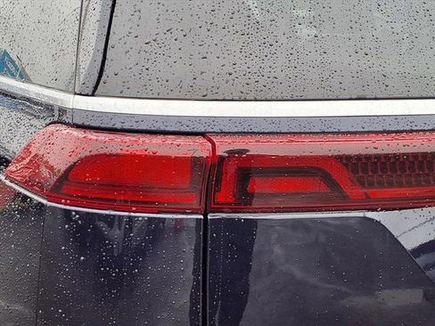 Certified 2024 Kia Carnival LX image 24