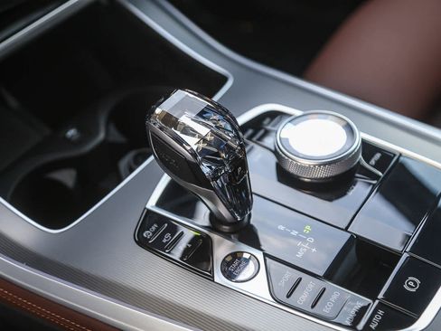 Used 2023 BMW X5 sDrive40i w/ Executive Package image 16