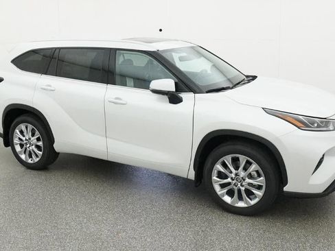 New 2026 Toyota Highlander Limited AWD/4WD image 12