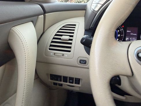 Used 2017 INFINITI QX70 2WD w/ Premium Package image 32