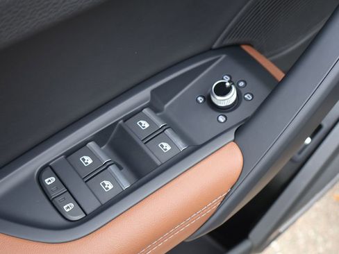 Used 2023 Audi Q5 e Premium Plus w/ Premium Plus Package image 11