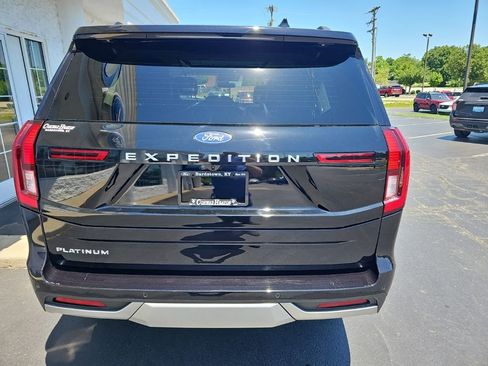 Used 2025 Ford Expedition Platinum AWD/4WD image 5