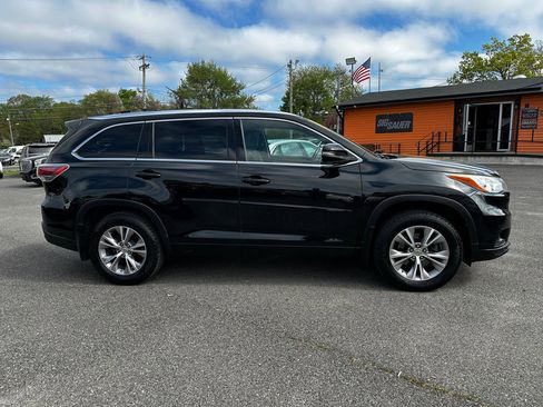 Used 2015 Toyota Highlander XLE image 4