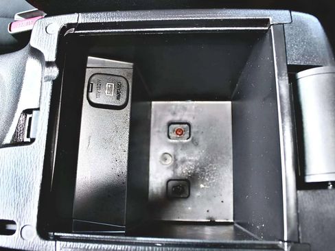 Used 2016 MAZDA MAZDA3 i Sport image 22