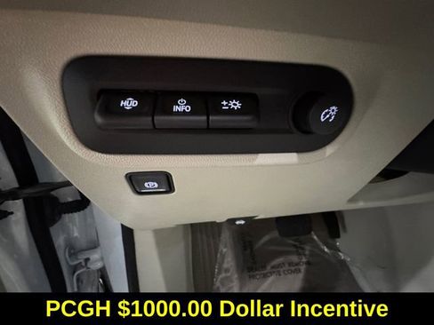 Used 2024 GMC Terrain Denali image 22