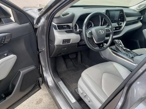 Used 2022 Toyota Highlander Limited AWD/4WD image 11