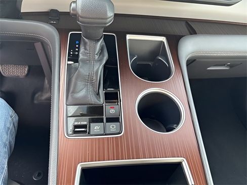 Used 2022 Toyota Sienna LE image 24