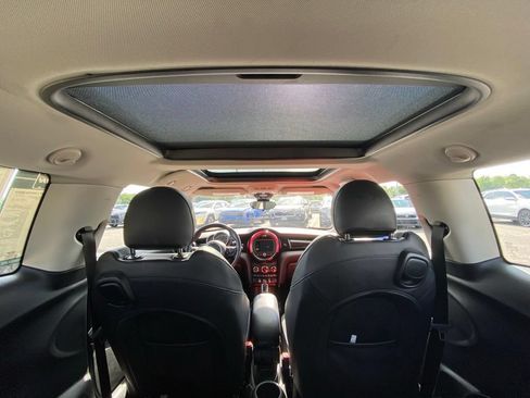Used 2021 MINI Cooper 2-Door Hardtop FWD image 27