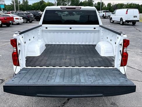 Used 2024 Chevrolet Silverado 1500 LT AWD/4WD image 7