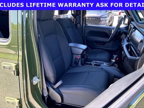 Used 2023 Jeep Wrangler Unlimited AWD/4WD image 7