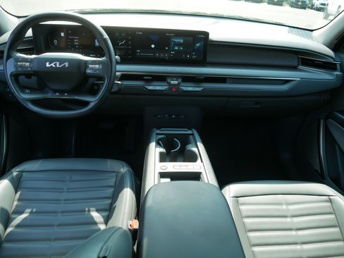 Used 2024 Kia EV9 Land AWD/4WD image 10