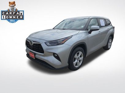 Used 2024 Toyota Highlander LE