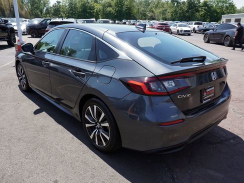 Used 2024 Honda Civic EX-L image 4