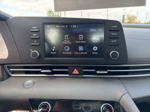 Certified 2025 Hyundai Elantra Sport image 19