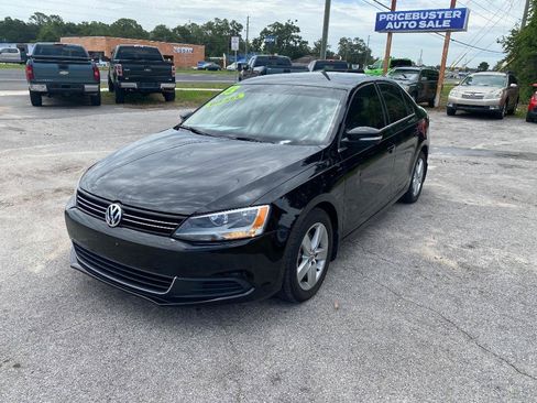 Used 2013 Volkswagen Jetta TDI FWD image 2