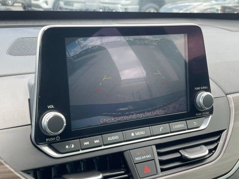 Used 2024 Nissan Altima 2.5 SV FWD image 20