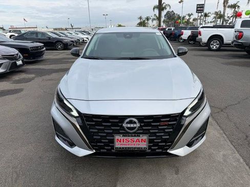 New 2025 Nissan Altima 2.5 SR image 2