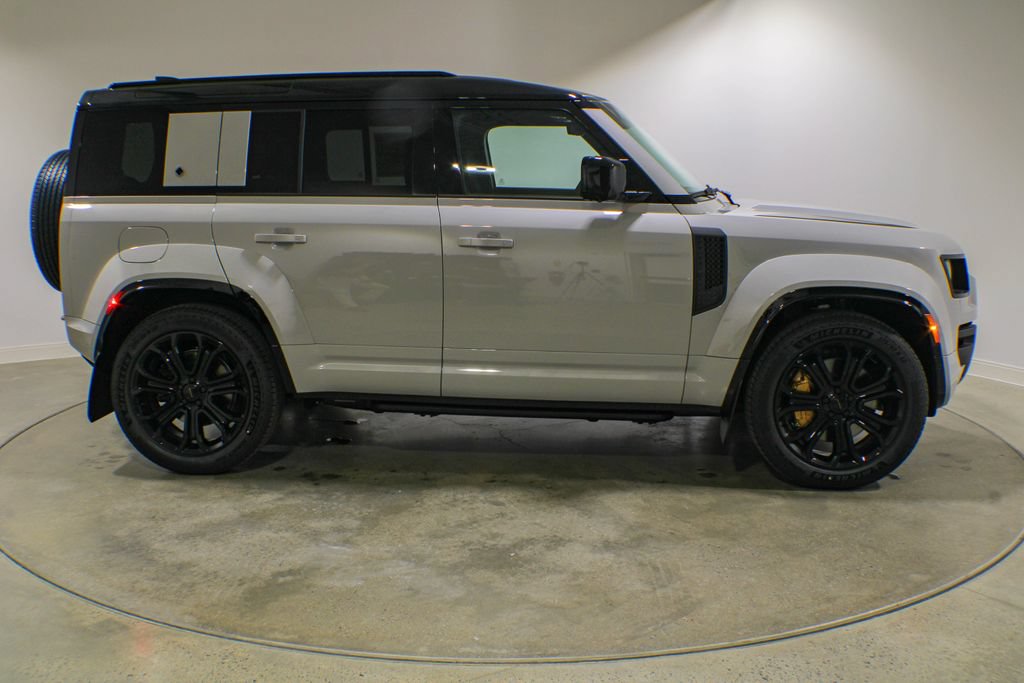 New 2026 Land Rover Defender 110 OCTA AWD/4WD image 6