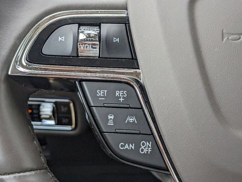 Certified 2023 Lincoln Nautilus Reserve w/ Equipment Group 202A image 28